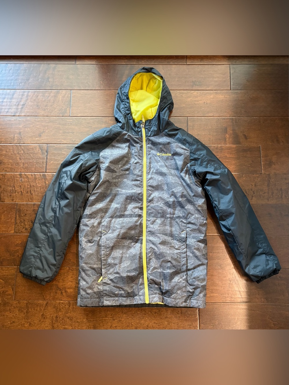 Columbia Kids Snowpocalyptic Thermal Coil Jacket.  XL. EUC.
